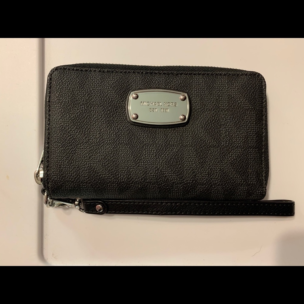 Michael Kors Wallet / wristlet